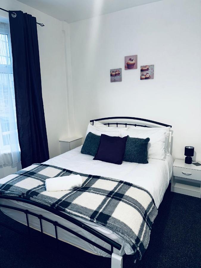 Stylish Town House - Modern Double Room - 1 โคเวนทรี ภายนอก รูปภาพ